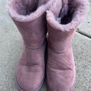 Authentic UGG Bailey Bow Boots – Women’s 8